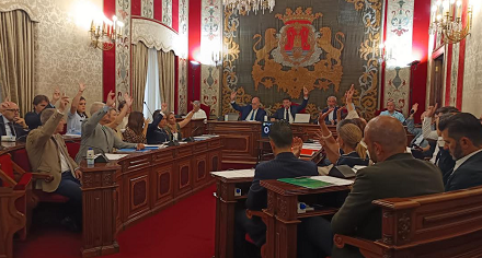 El Ple d’Alacant activa la dotació per al Centenari de les Fogueres, l’accés al Museu de Les Cigarreras i la reforma de la Plaça Amèrica
