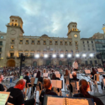 El Summer Brass Festival llena de jazz y folk la plaza del Ayuntamiento hasta el próximo lunes
