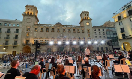 El SummerBrass Festival plena de jazz i folk la plaça de l’Ajuntament fins dilluns que ve