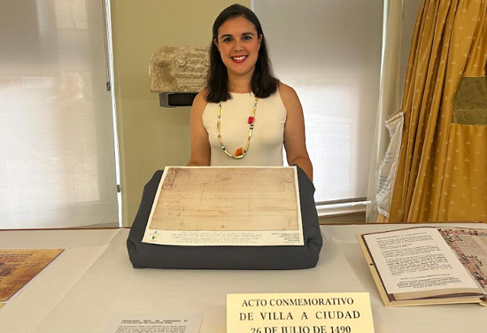 L’Arxiu Municipal d’Alacant mostra el títol de ciutat de 1490 i commemora el 750 aniversari de la mort de Jaume I