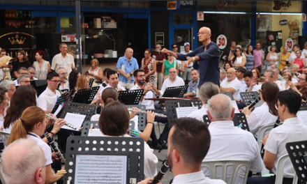 La Unió Musical de Benidorm homenatja els seus directors amb un concert en la plaça de l’Hort de Colón