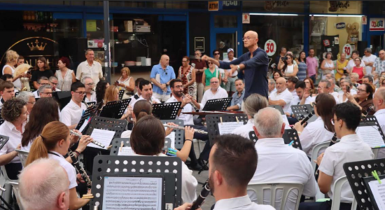 La Unión Musical de Benidorm homenajea a sus directores con un concierto en la plaza de l’Hort de Colón