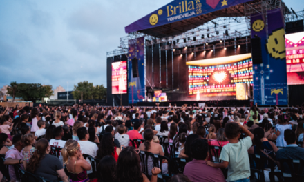Brilla Torrevieja vuelve a convertir el verano en una experiencia para todos los sentidos
