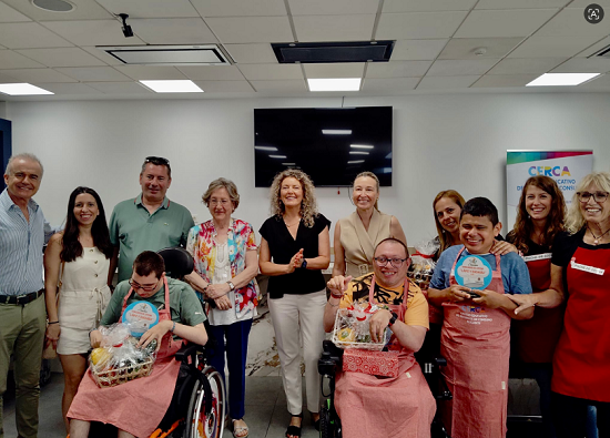 La asociación de Paralíticos Cerebrales gana el concurso de cocina del Cerca con su menú de salmón y ensaladilla alicantina