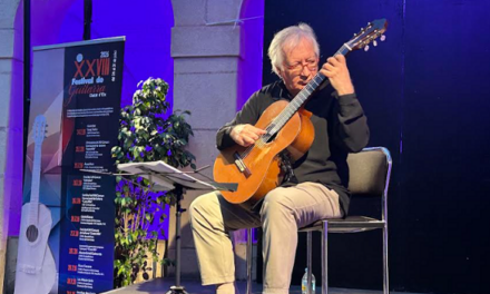 Álvaro Pierri emociona a Elche con un magistral concierto homenaje en el XXVIII Festival de Guitarra