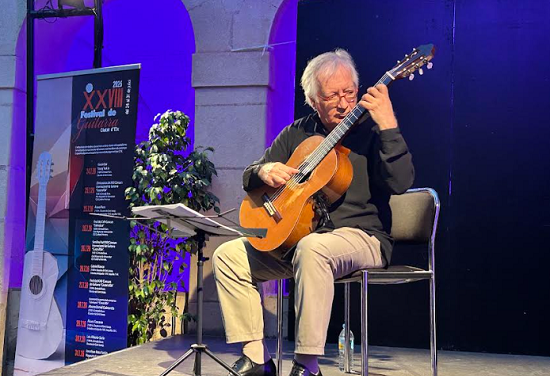 Álvaro Pierri emociona a Elche con un magistral concierto homenaje en el XXVIII Festival de Guitarra