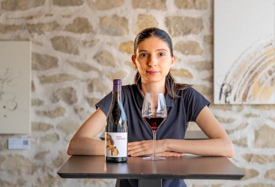La joven enóloga Sofía Cañizares sitúa un vino de Salinas como el mejor puntuado de la Comunitat Valenciana en Decanter 2026