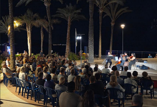En el Paseo de las Estrellas finaliza el X Festival ‘Concerts a la Llum de la Lluna’ de l’Alfàs