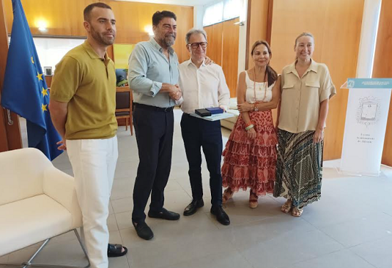 Barcala felicita a Casto Copete, Premio Nacional de Gastronomía ‘A la mejor Dirección de Sala’ en el Nou Manolín