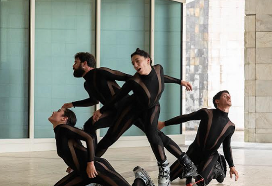 Primer espectáculo del circuito Danza a Escena 2026 en la fachada del Teatro Chapí
