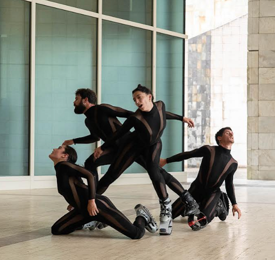 Primer espectáculo del circuito Danza a Escena 2026 en la fachada del Teatro Chapí