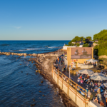D*na Festival 2026 avanza su programación con catas, talleres y cerca de medio centenar de puestos frente al mar