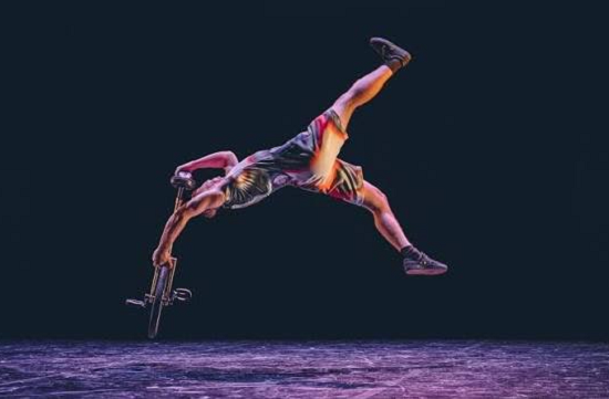 El Festival HOP! Villena celebra su 10ª edición con circo, teatro gestual, clown y danza urbana