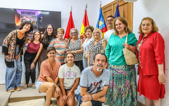 La segunda edición de ‘Documóvil’ se consolida en Elda con 21 participantes y la realización de tres cortometrajes centrados en el fomento de la igualdad y el diálogo intergeneracional