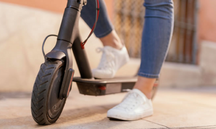 Renfe permitirá acceder con patinete eléctrico a sus trenes para facilitar la movilidad de la población
