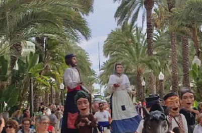 La “dansà” por la Explanada, un concierto de la Banda Municipal y la lectura del Tirant Lo Blanch centran la celebración del 9 d’Octubre