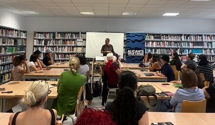 Alicante True Crime inició las charlas este viernes con David Alemán y Agustín Díaz Yanes
