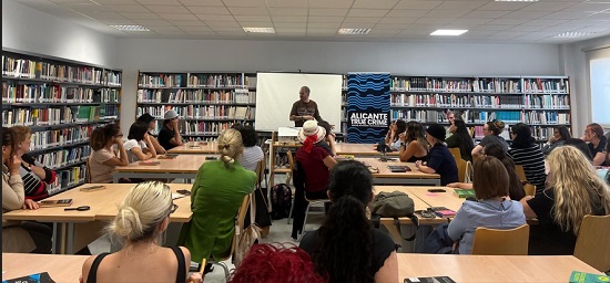 Alicante True Crime inició las charlas este viernes con David Alemán y Agustín Díaz Yanes