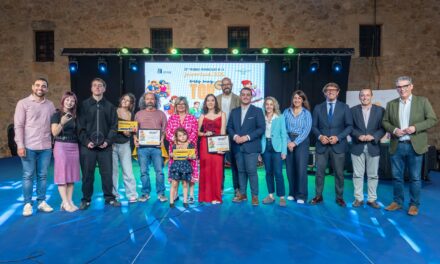 La Diputación premia con 18.000 euros el talento y el emprendimiento de los jóvenes de la provincia en una gala en Santa Pola