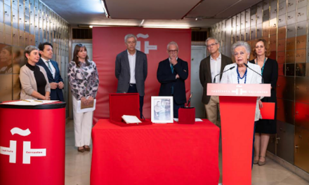 La Fundación Mediterráneo deposita en la Caja de las Letras el manuscrito original de «La señorita de Trevélez» de Carlos Arniches
