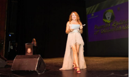 L’artista Mila Ortuño rep el Premi Llatí a la Millor Composició de Cançó Belada Pop